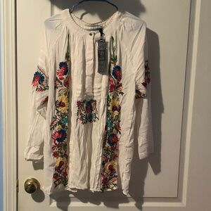 Tru Luxe Jeans Cream Tunic with Colorful Embroidery